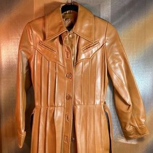 1970’s vegan overcoat. “Bottom Line” vintage size 7/8. 34” chest. 30” waist. 210